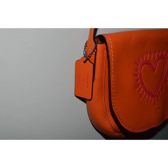 NEW Coach X Keith Haring Hot Pink Graffiti Heart Bag Orange Crossbody Limited Ed - Picture 3 of 3